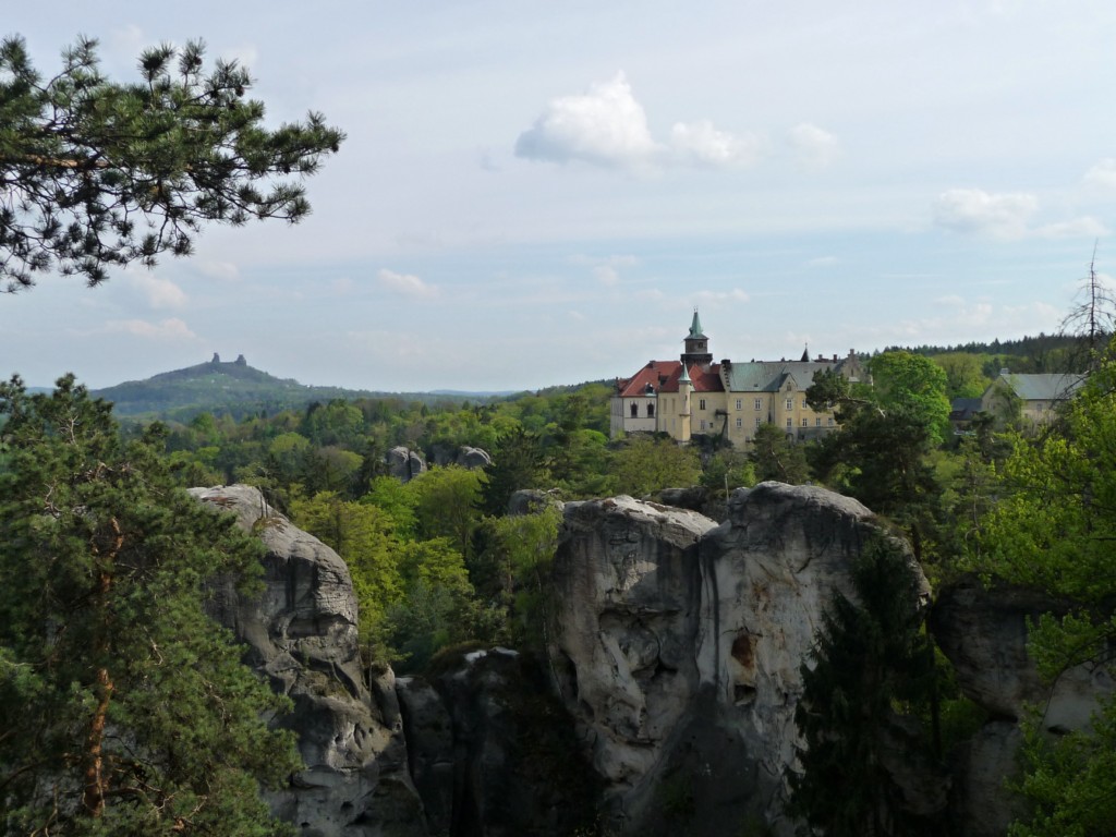 Hrubá Skála a Trosky